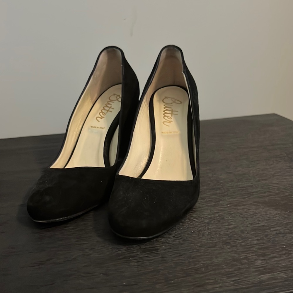 Suede pumps